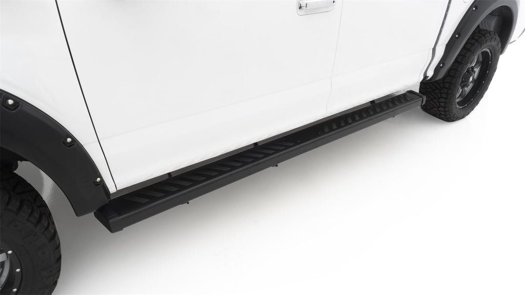 Lund Summit Ridge 2.0 Running Board Kit 28565031