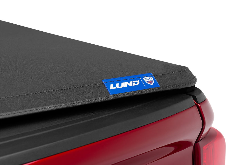 Lund Genesis? Elite Tri-Fold Tonneau 958292