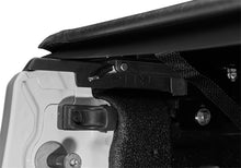 Load image into Gallery viewer, Truxedo Lo Pro-20-23 Gladiator w/or w/o Trail Rail System 523201