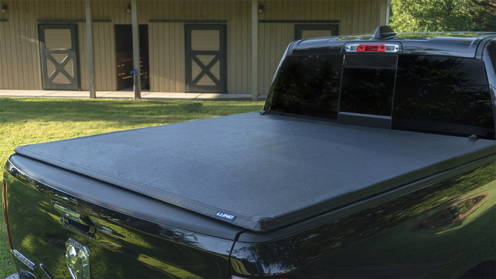 Lund Genesis? Tri-Fold Tonneau 95014