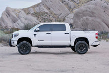 Load image into Gallery viewer, Fabtech Performance Lift System w/Shocks K7077DL
