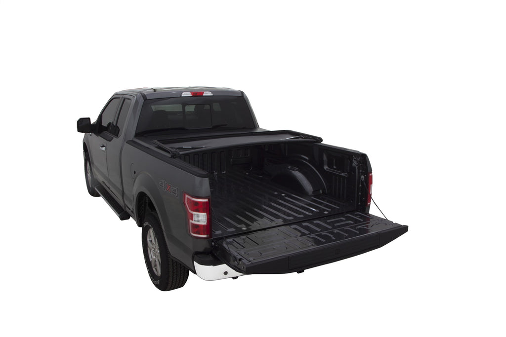 Lund Genesis? Tri-Fold Tonneau 950129